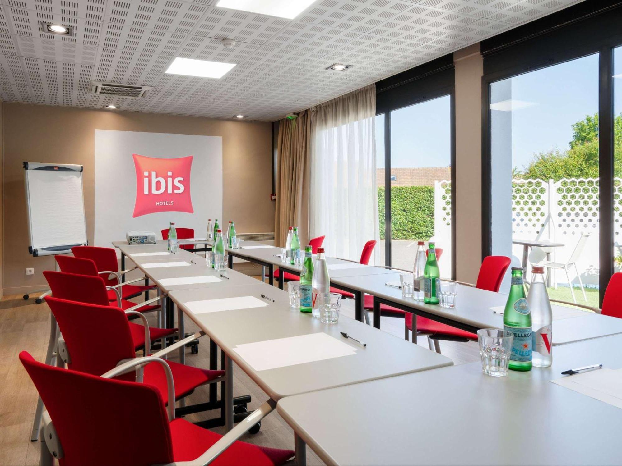 Ibis Cergy Pontoise Le Port Hotel Buitenkant foto