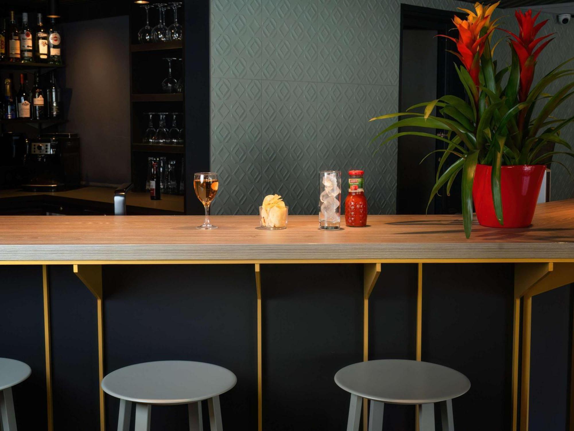 Ibis Cergy Pontoise Le Port Hotel Buitenkant foto