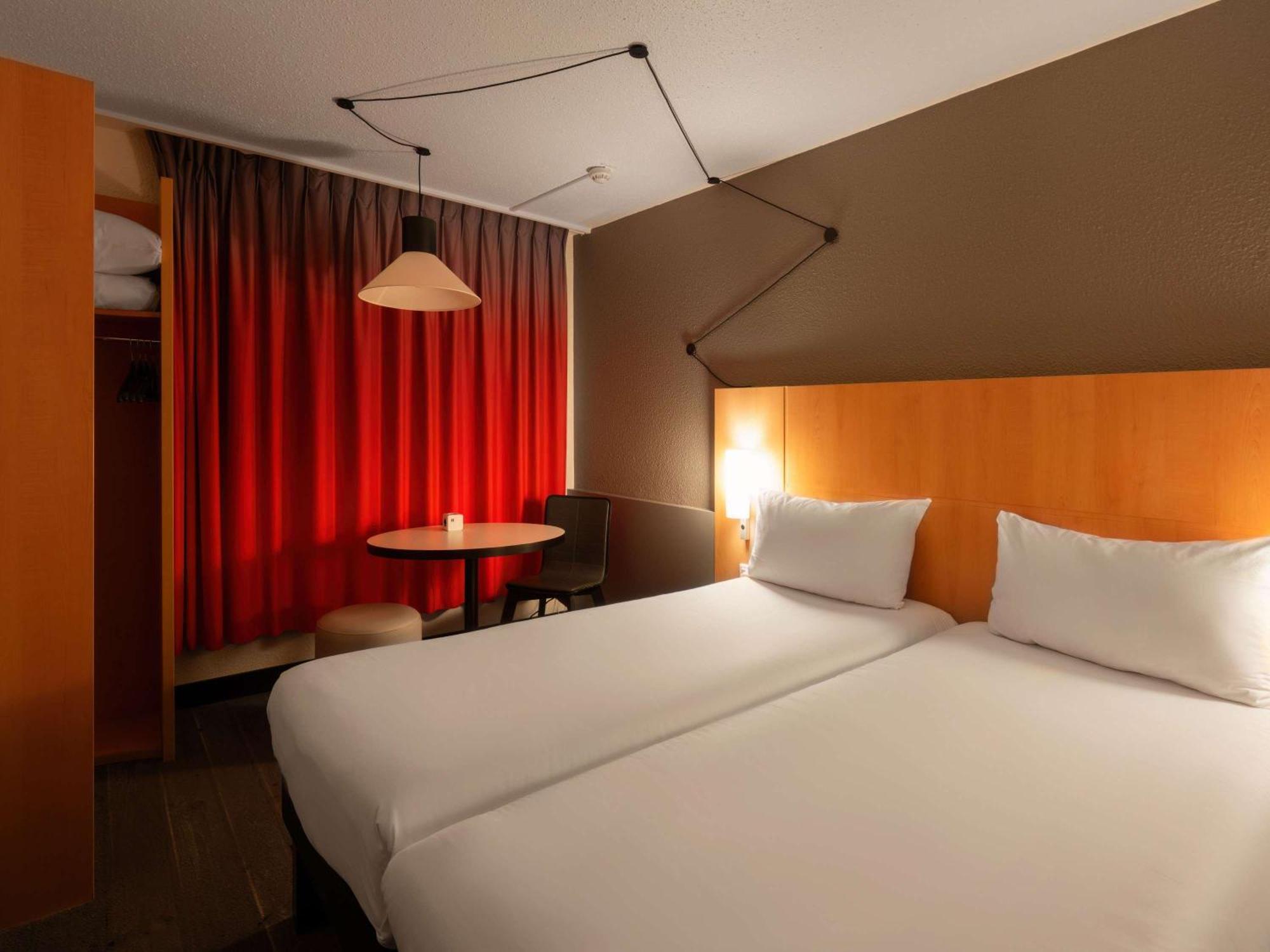 Ibis Cergy Pontoise Le Port Hotel Buitenkant foto