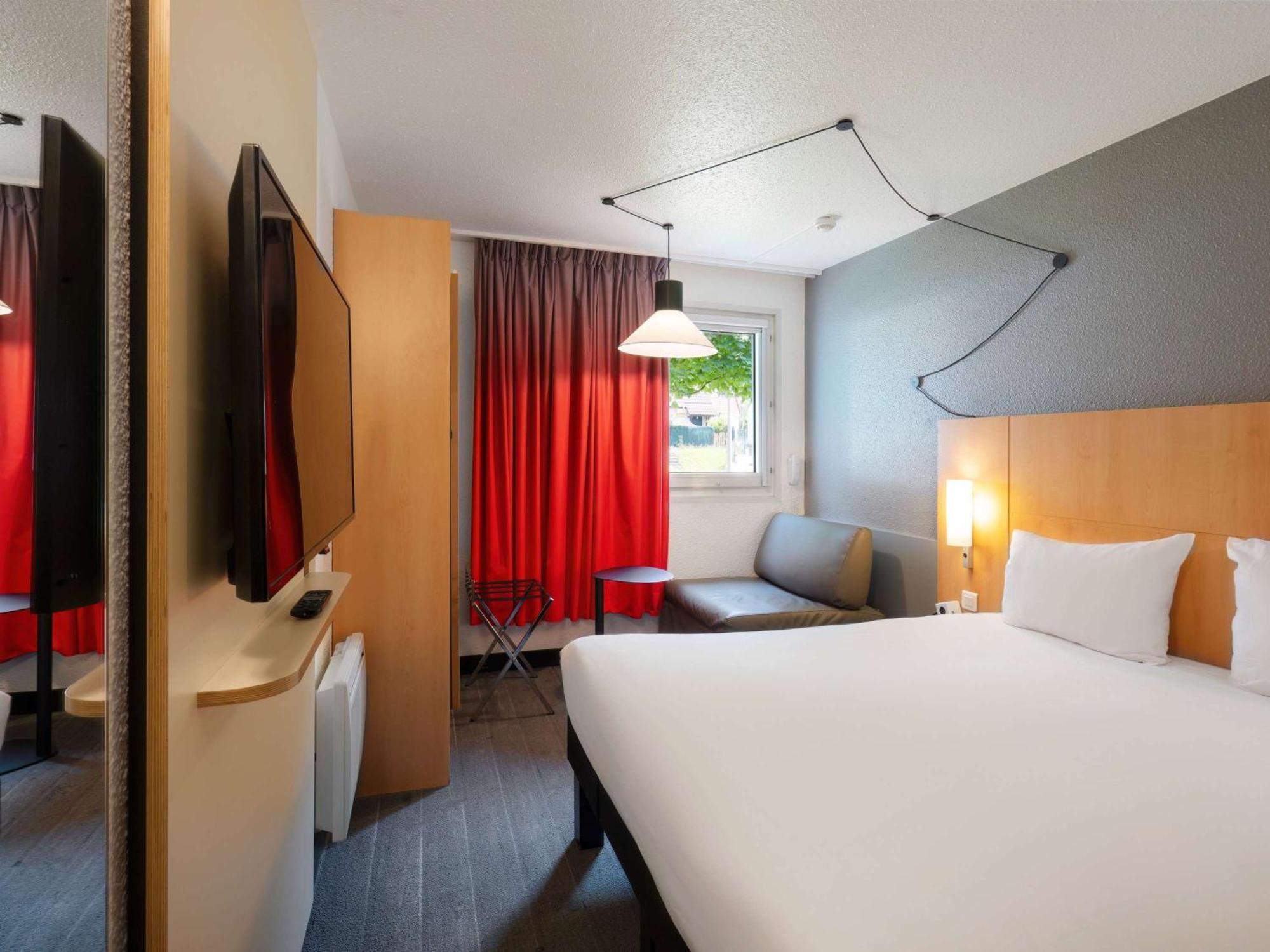 Ibis Cergy Pontoise Le Port Hotel Buitenkant foto