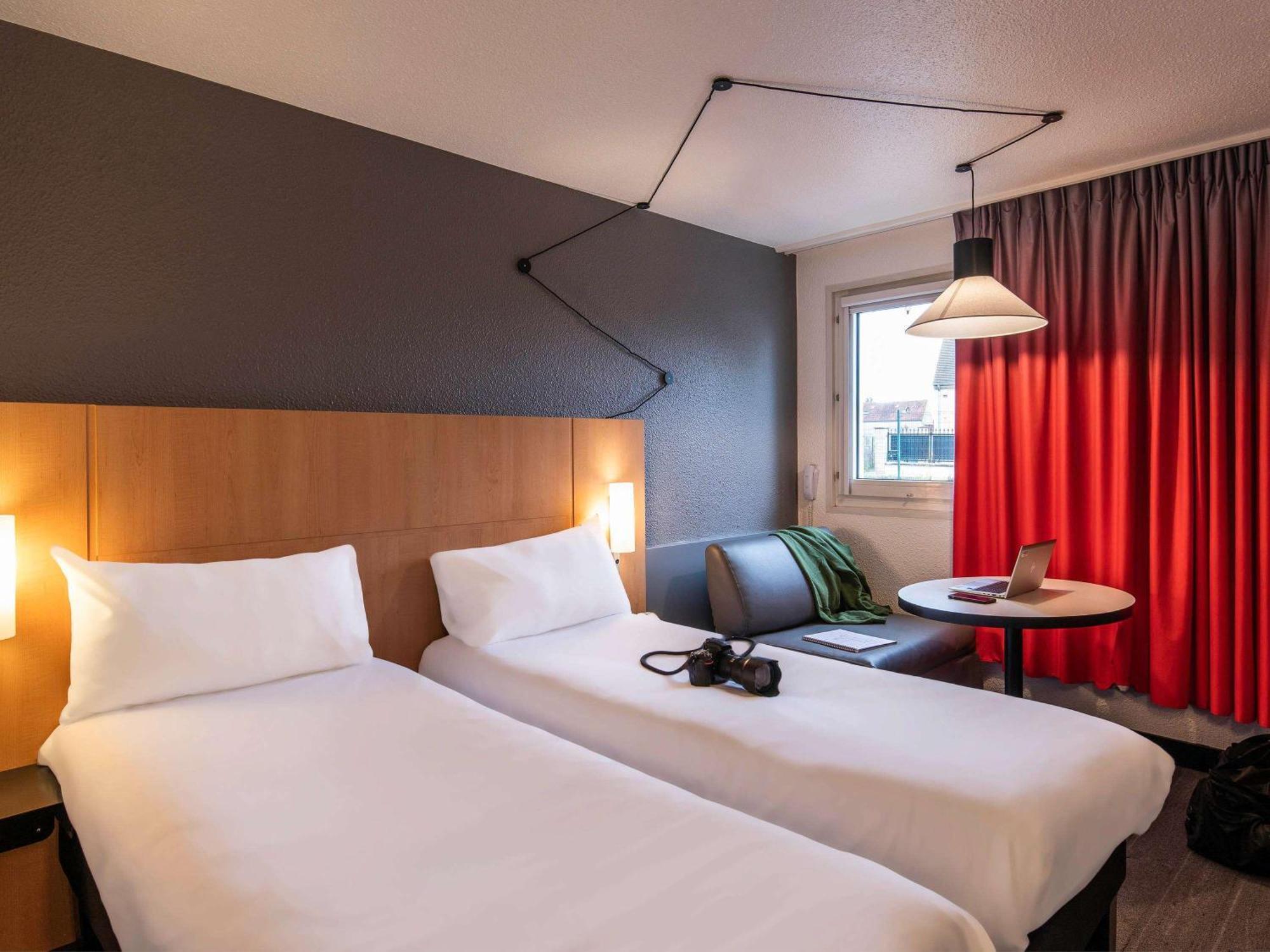 Ibis Cergy Pontoise Le Port Hotel Buitenkant foto